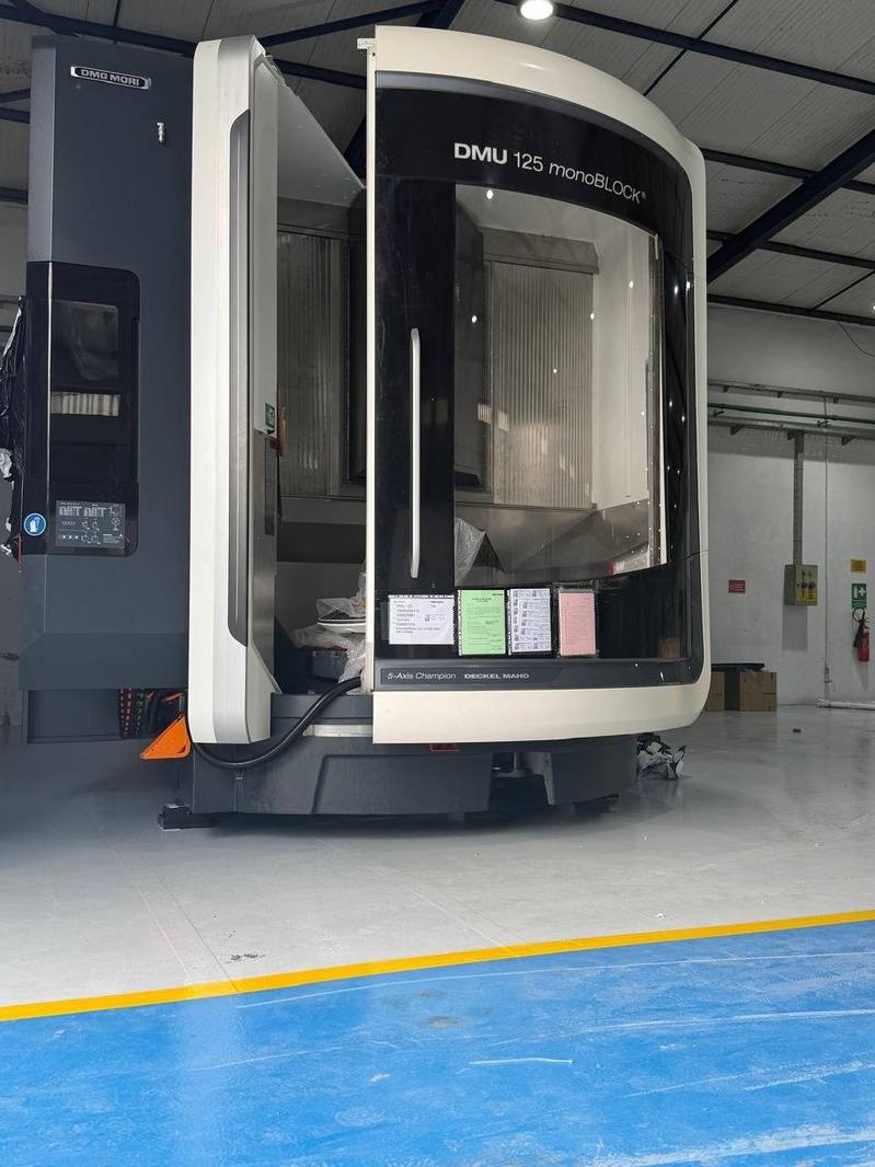 The DMU 125 monoBLOCK, the largest working envelope on site.